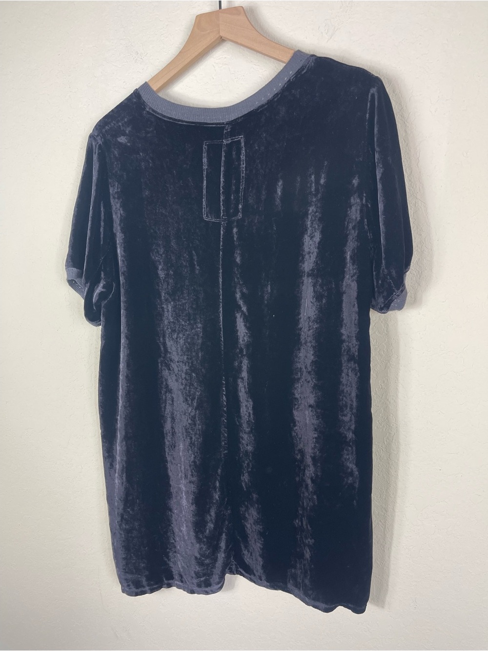 Johnny Was Pete & Greta Velvet Short Sleeve Tunic Top Black Size XS - Picture 3 of 5
